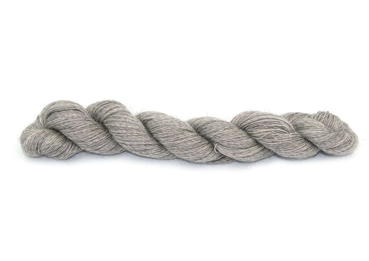 Mohair by Canard 1-trådet kidmohair og merino - Meleret lysgrå (Nr. 1202)