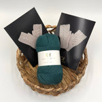 Pulsvarmere med snoninger – Strikke- og Hæklekits (Pine Green)