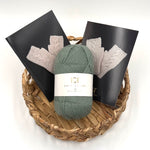 Pulsvarmere med snoninger – Strikke- og Hæklekits (Sage Green)
